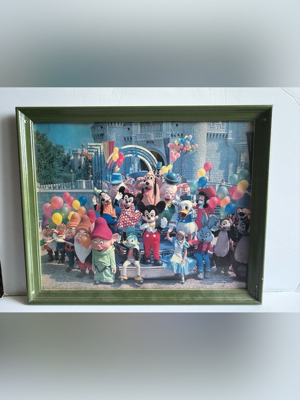 1981 Vintage WALT DISNEY WORLD 10th Anniversary Cast Member Wood Framed Rare